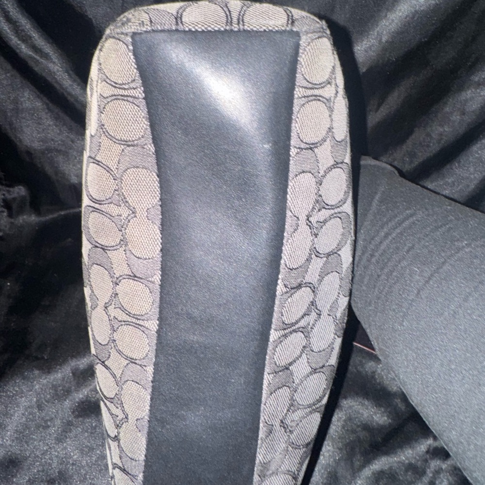 Coach Black and Gray Signature Shoulder Bag - Picture 3 of 8